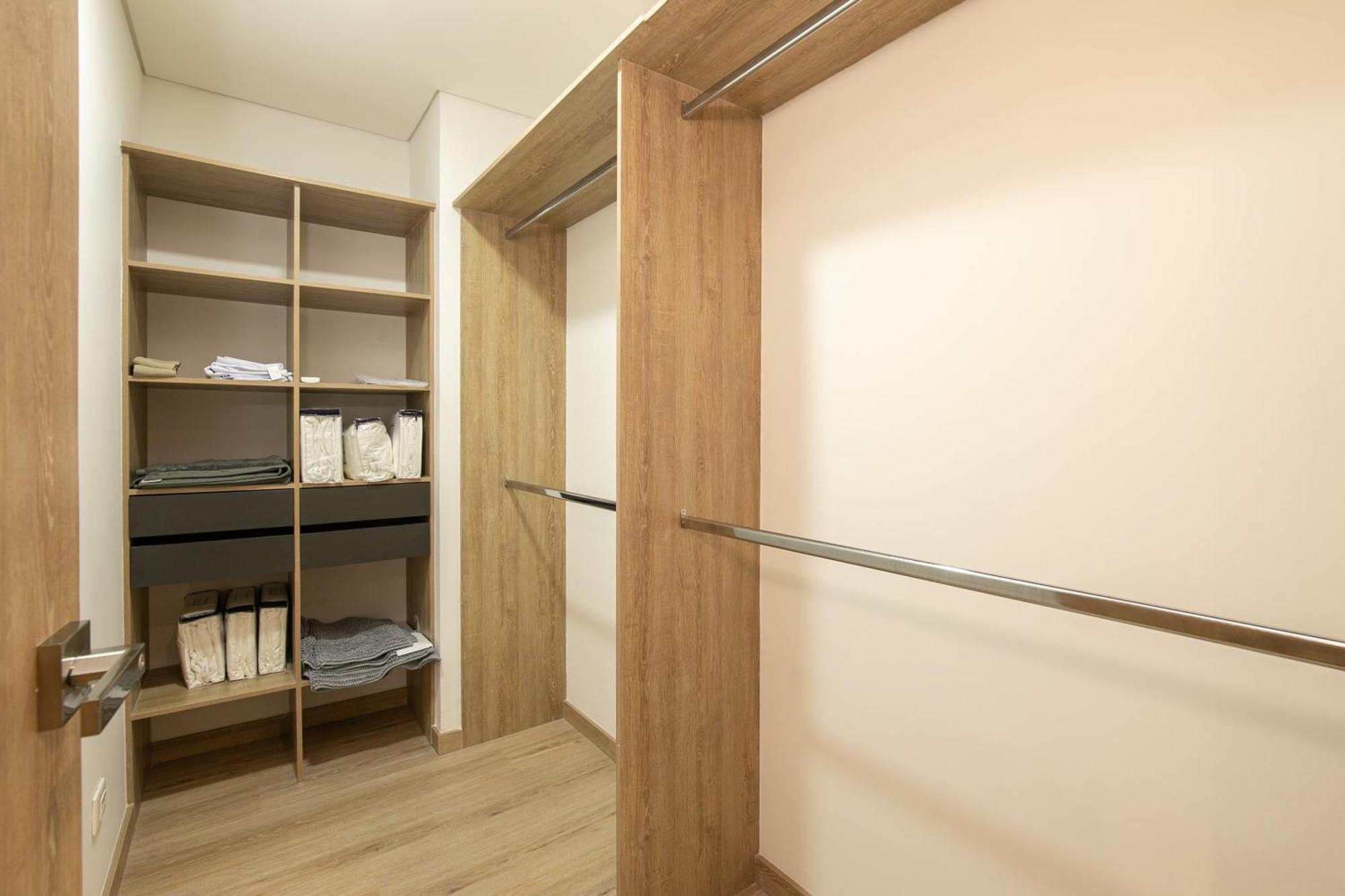 Three-Bedroom Deluxe Apartment