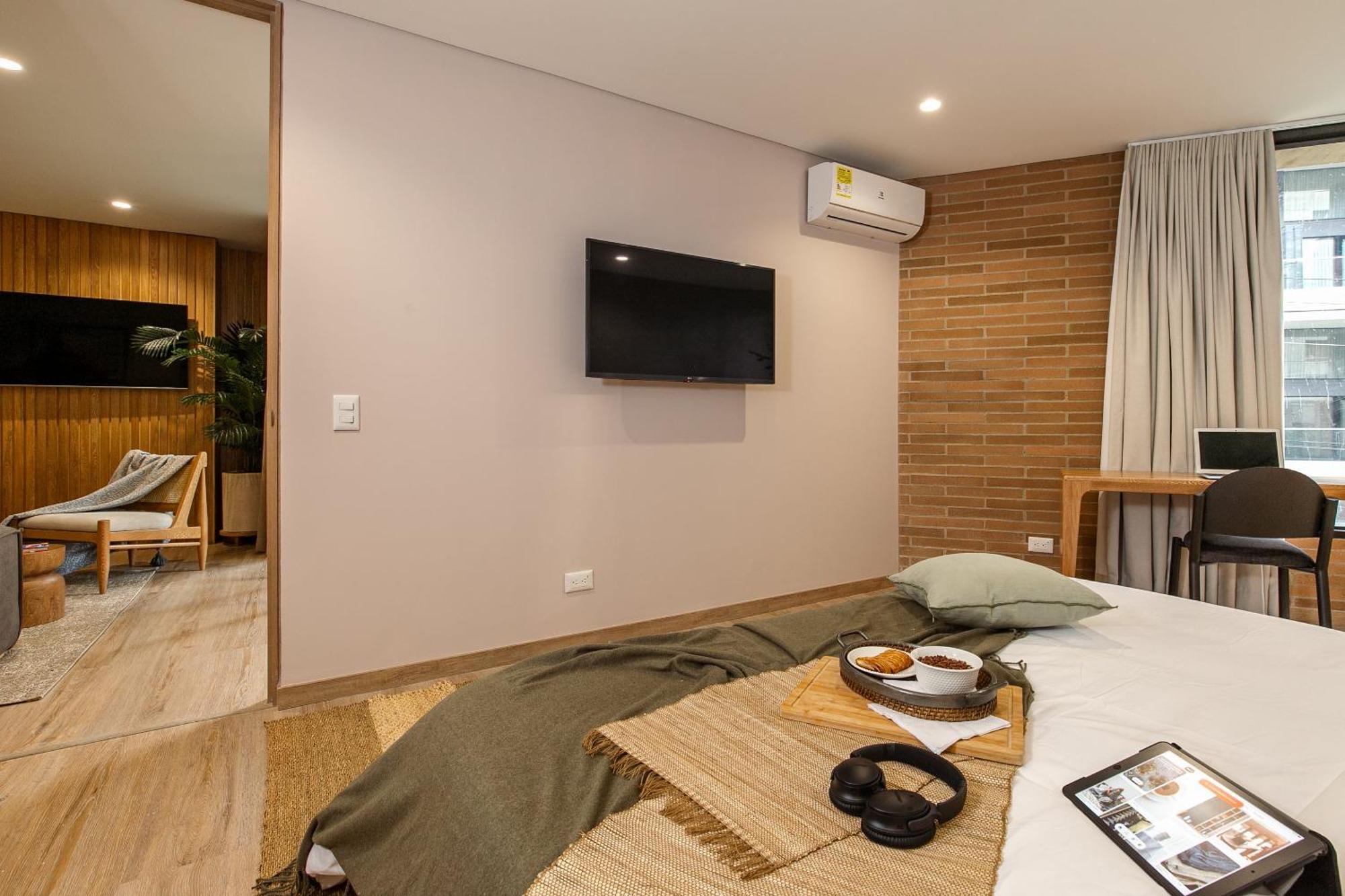 Three-Bedroom Deluxe Apartment