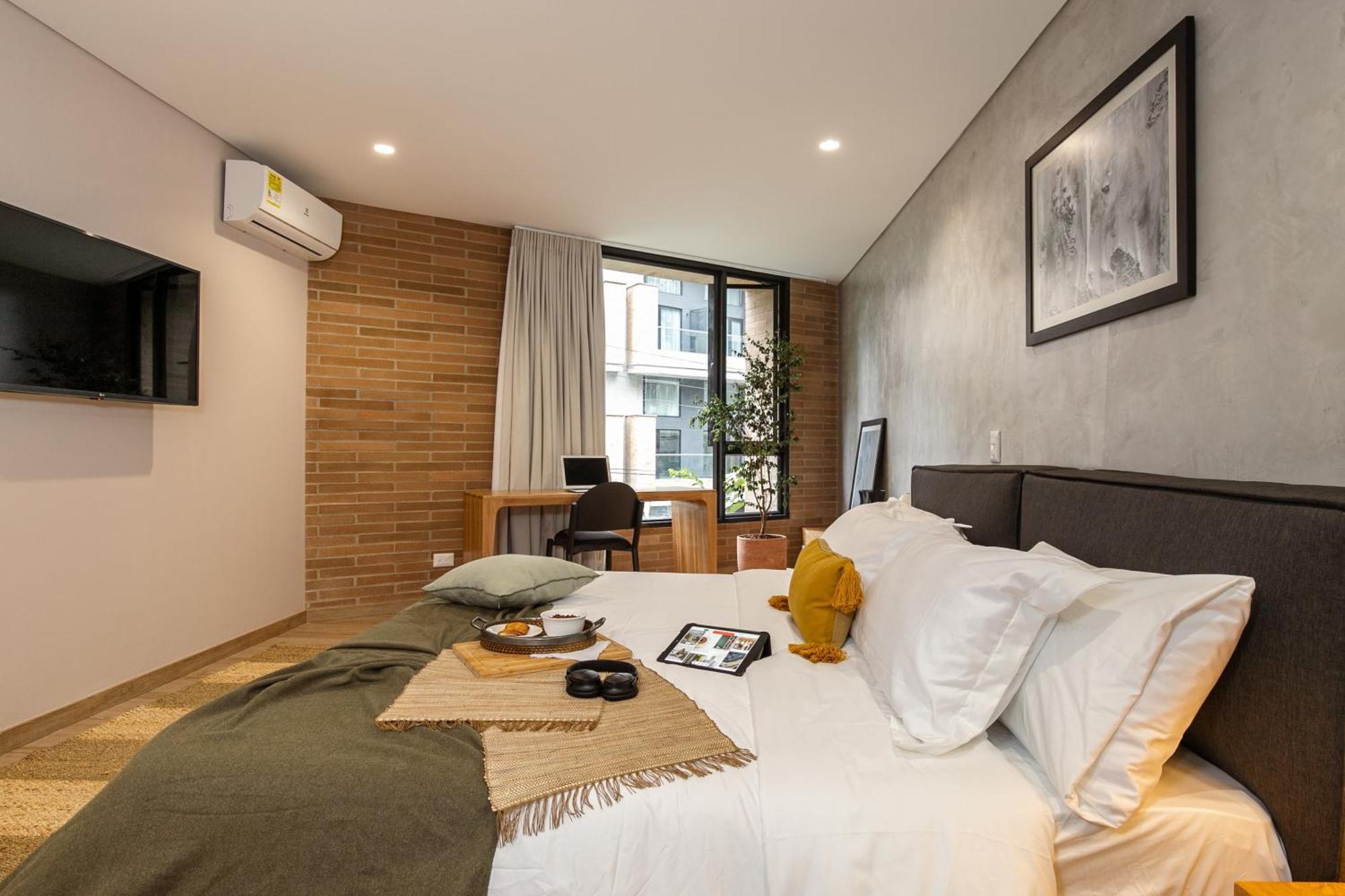 Three-Bedroom Deluxe Apartment