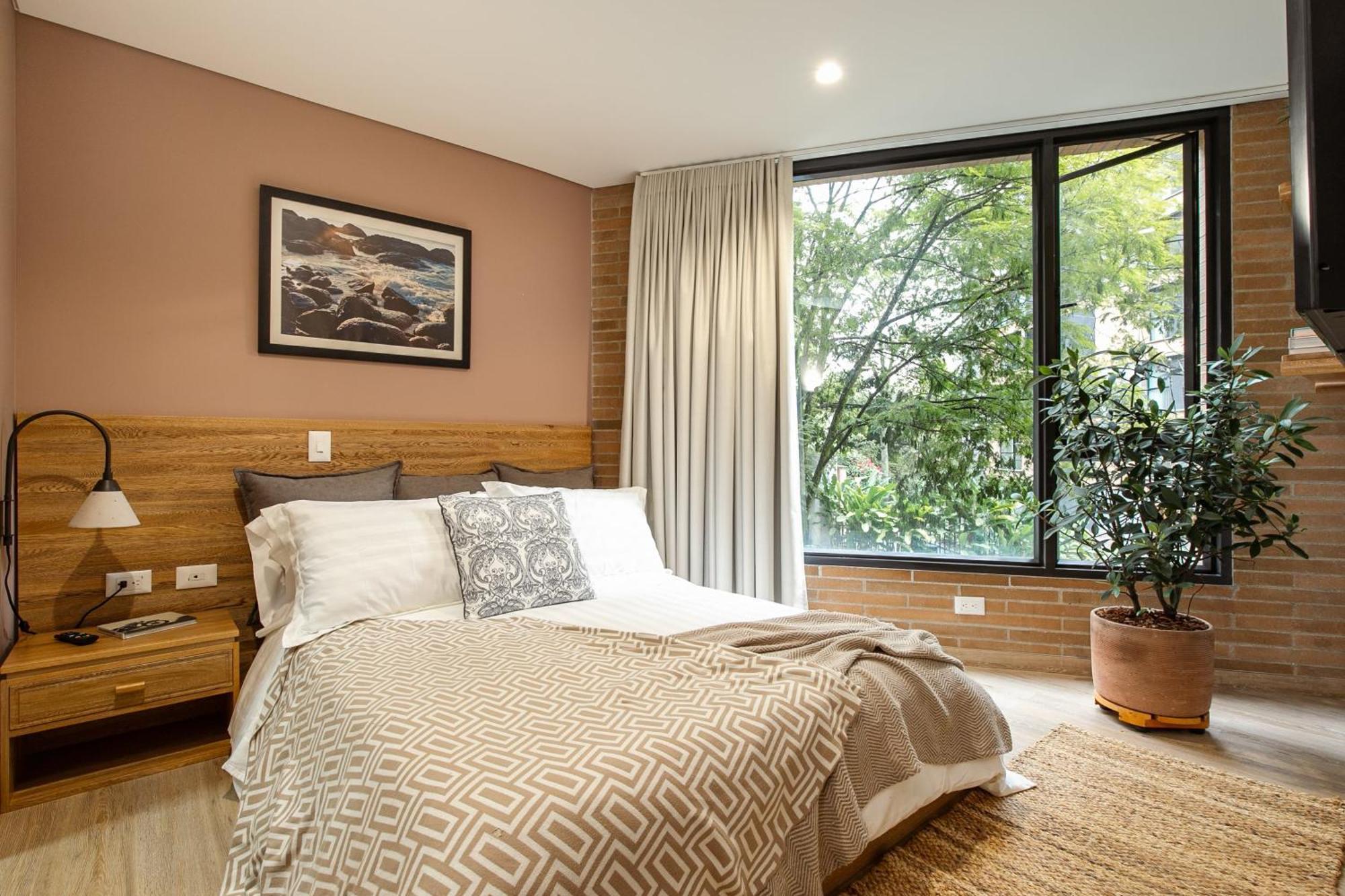 Three-Bedroom Deluxe Apartment
