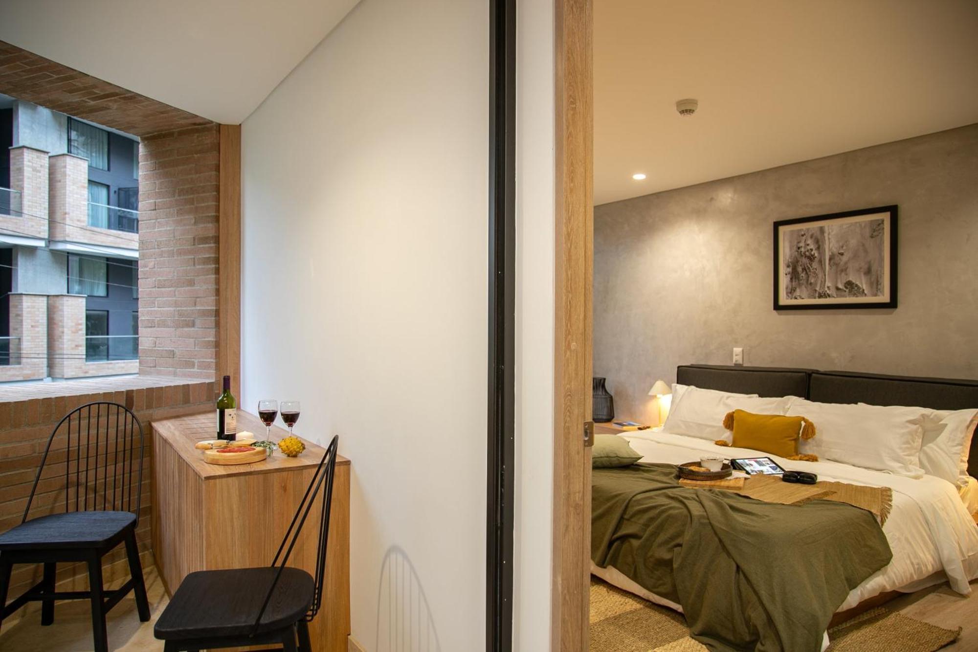 Three-Bedroom Deluxe Apartment