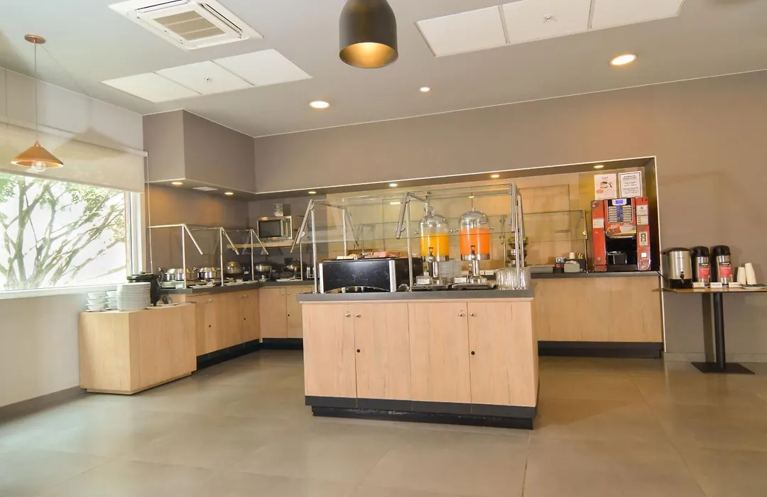 City Express Plus by Marriott Medellín Colombia-1