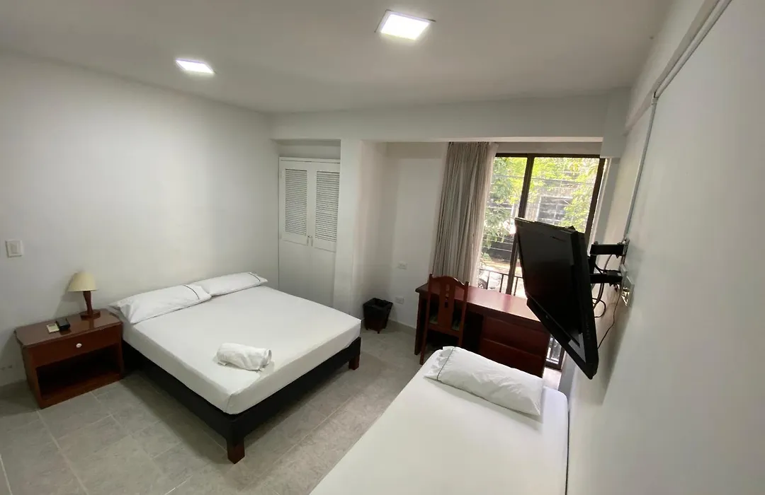 Hotel Laureles 70-1