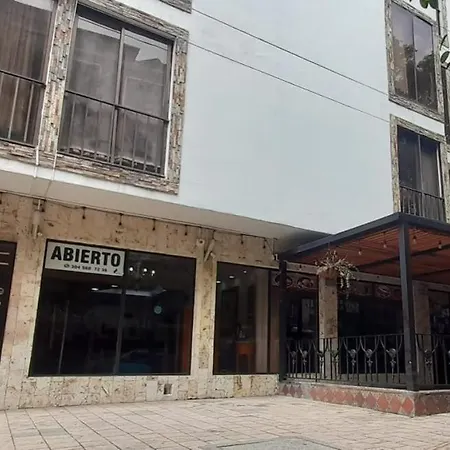Hotel Laureles 70-2