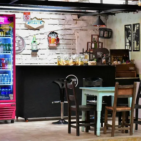Hostal La Bodeguita Del Mundo Laureles-3
