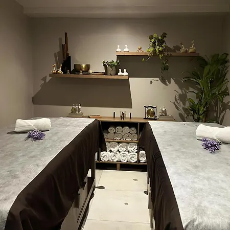 York Medellin, Curio Collection By Hilton-3
