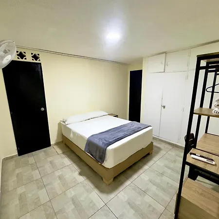Hotel Estadio 80-3