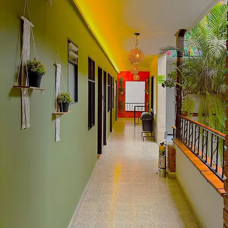 Hostal Pura Vida la 70-2