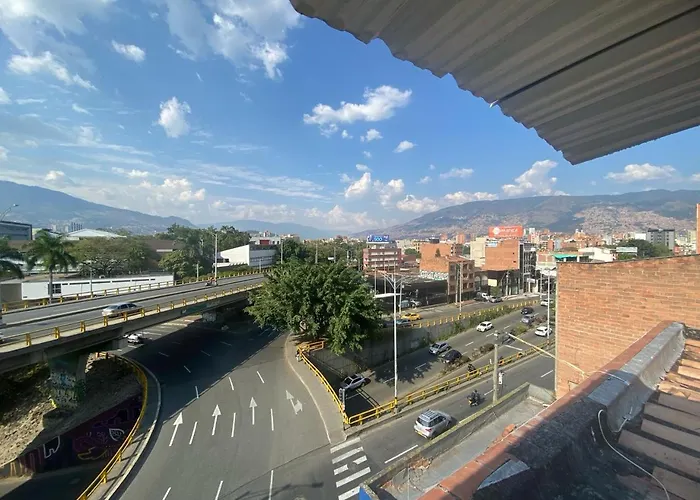 33 Hotel Bulerias Medellín